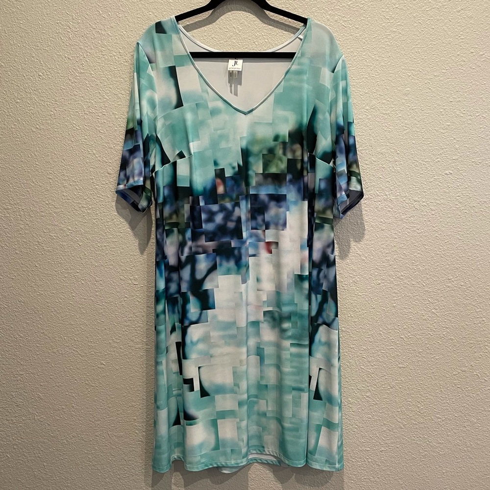 EUC Julia Jordan Sheath Dress with Sleeve
